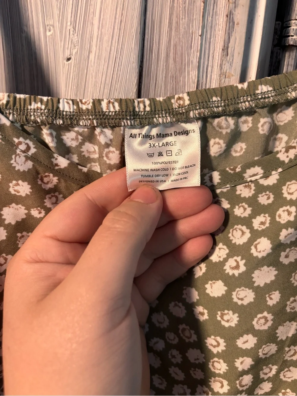 Women’s breastfeeding Maxi Dress in Olive Green Daisy Print - Picture 6 of 6